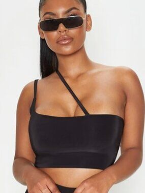 PrettyLittleThing Black Crop Top